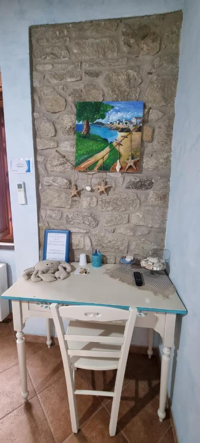 B&B Martina Senorbi Bagian luar foto