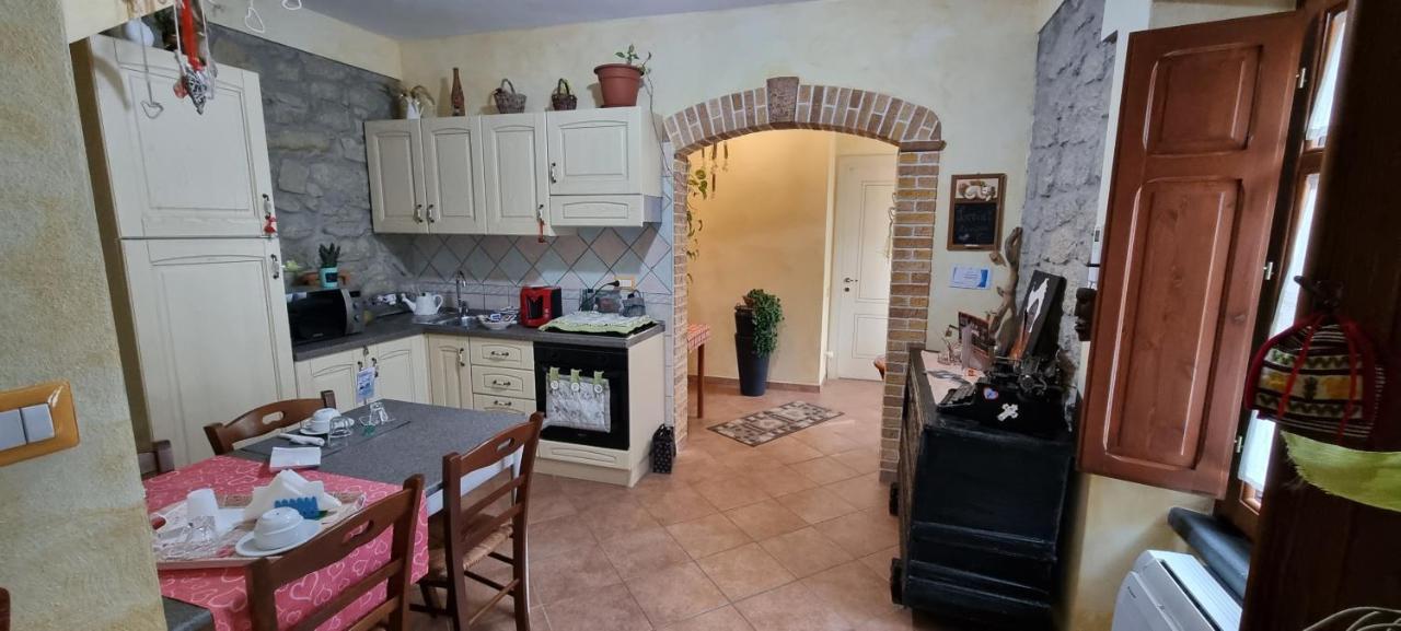 B&B Martina Senorbi Bagian luar foto